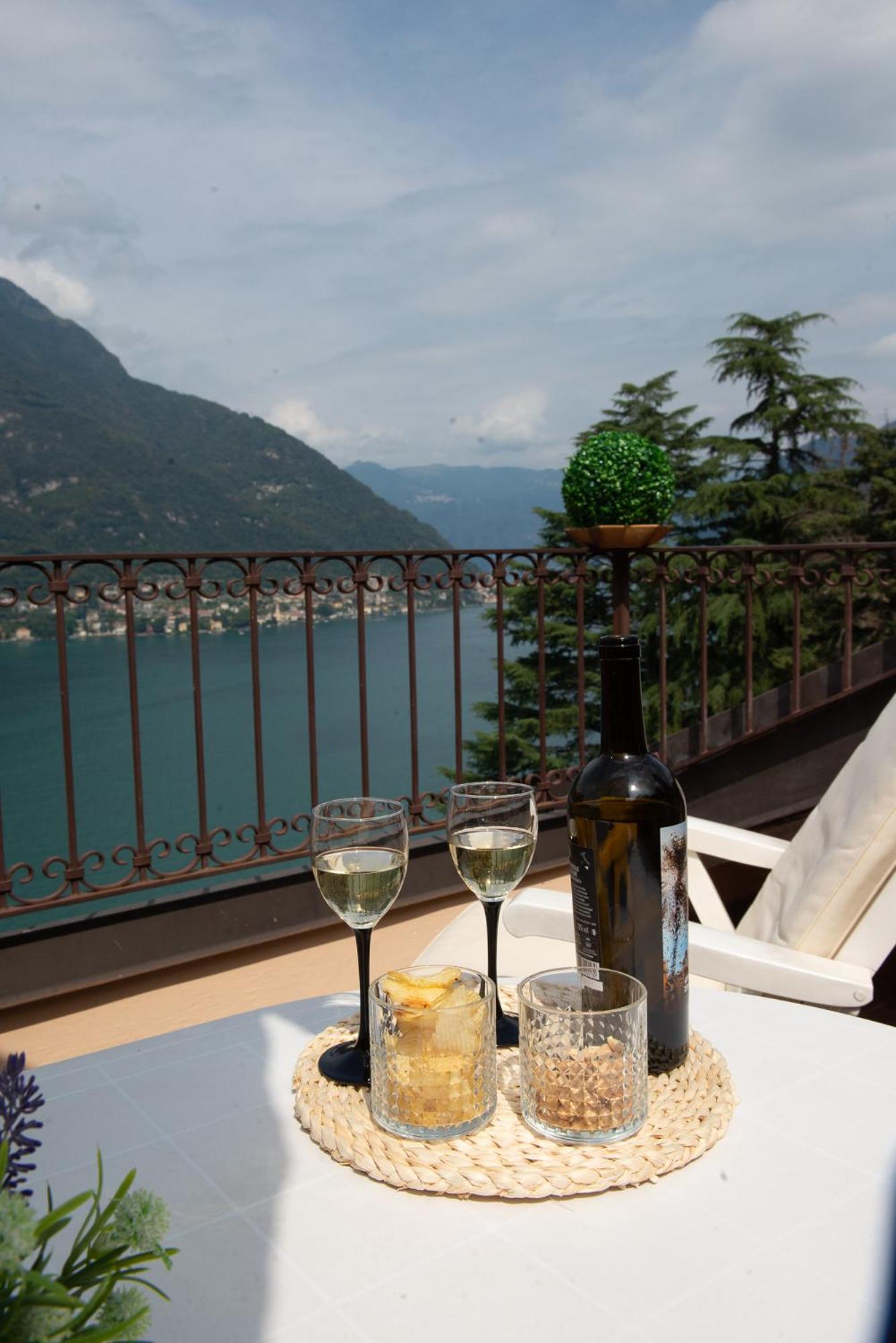 Appartamento "Bella Vista" Sul Lago Di Como Faggeto Lario Екстер'єр фото